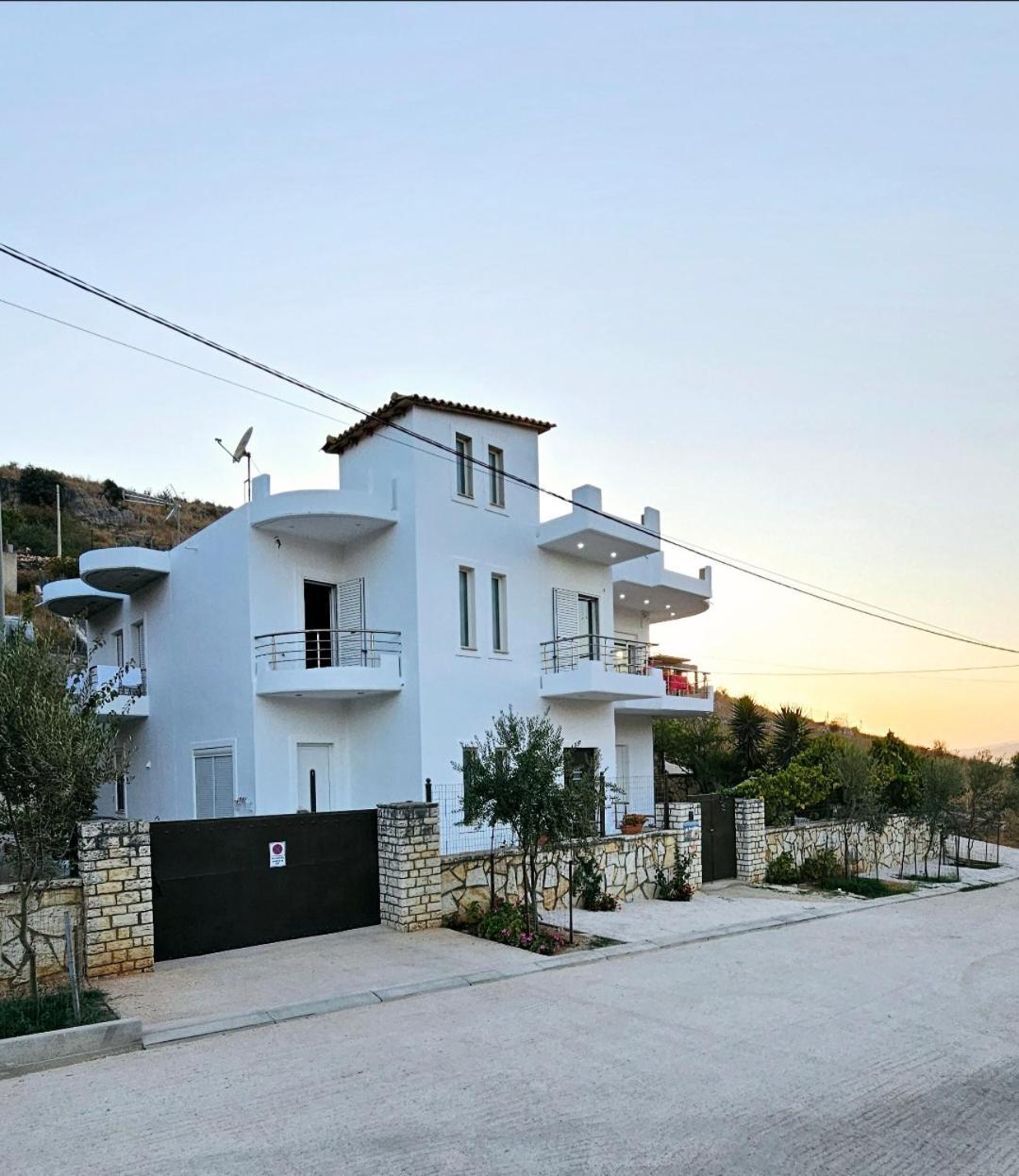 Blue Mare Apartments Saranda Kültér fotó
